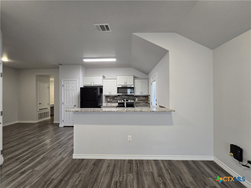 122 Wind Ridge Drive, Unit B Copperas Cove, TX 76522 - Photo 6 of 32 Gallery Image 6