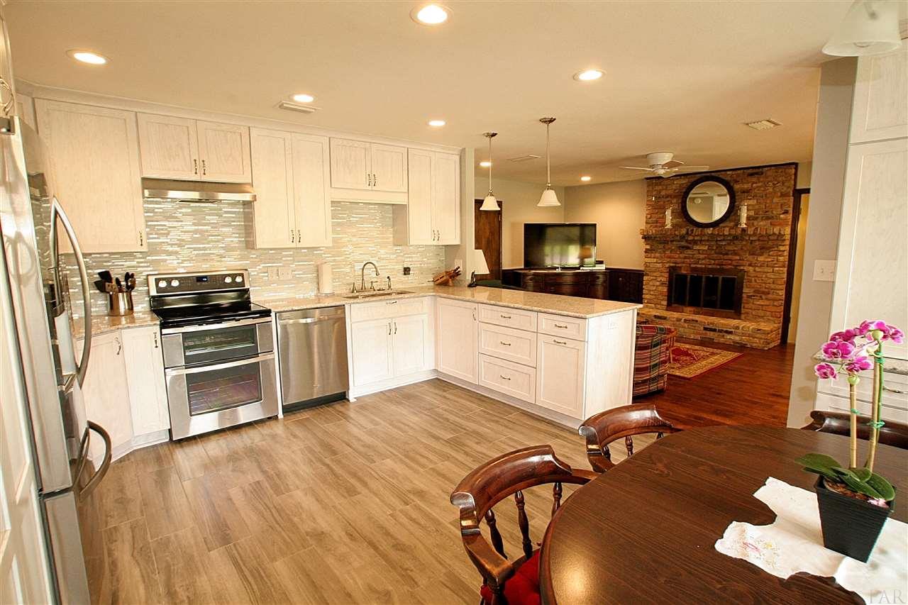 3911 McClellan Road Pensacola, FL 32503 - Photo 3 of 33 Gallery Image 3