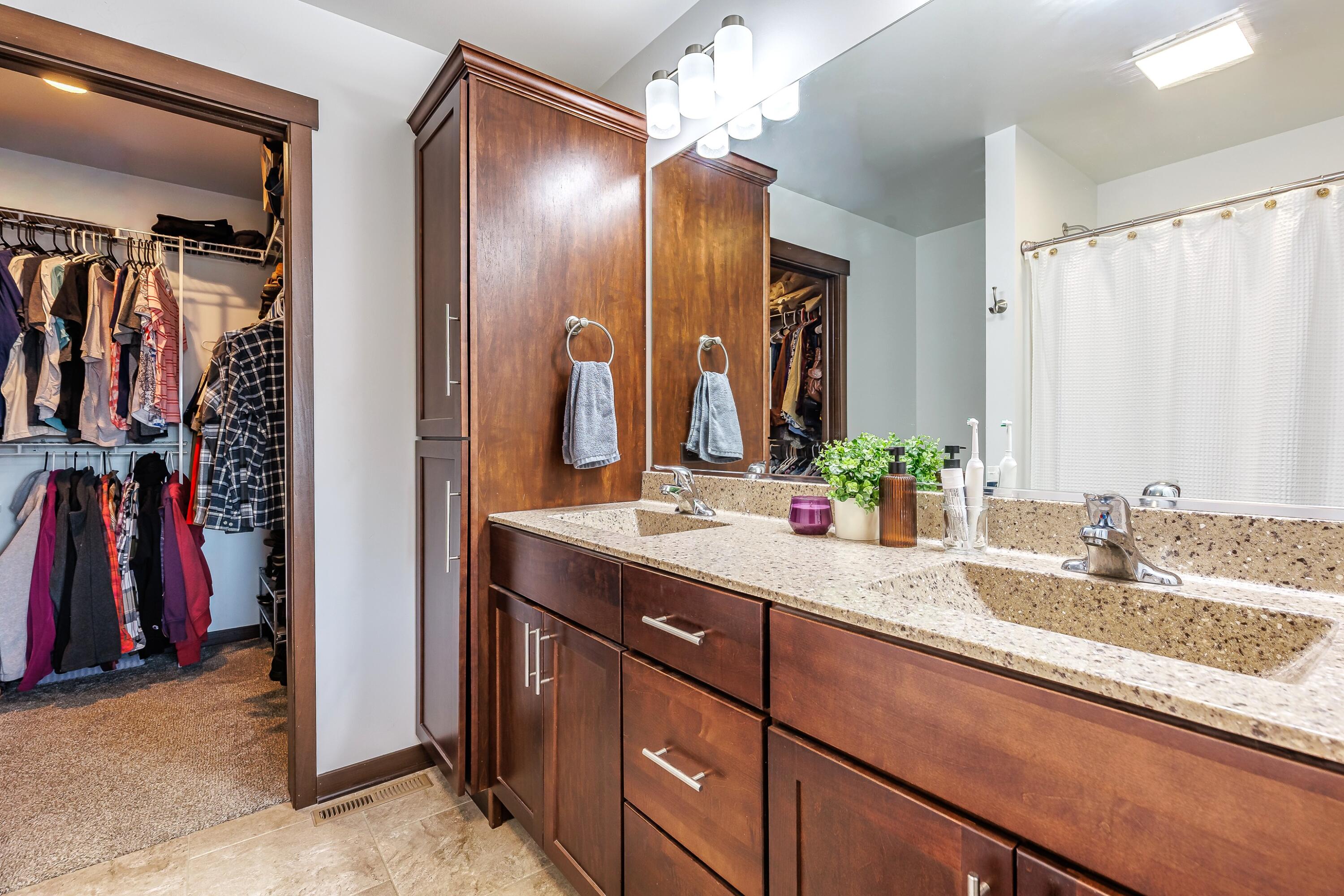 1900 Spakenburg Road Holmen, WI 54636 - Photo 14 of 27 1900 Spakenburg-12