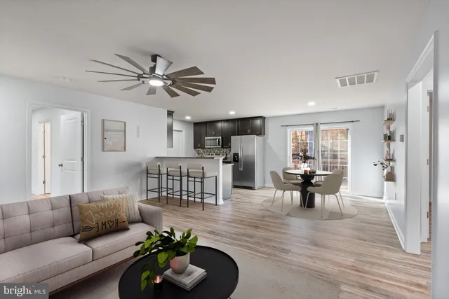 a picture of a cabinet