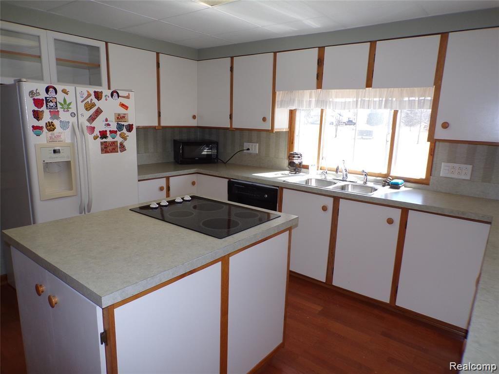 7139 Washburn Road Goodrich, MI 48438 - Photo 5 of 24 kitchen 3.JPG