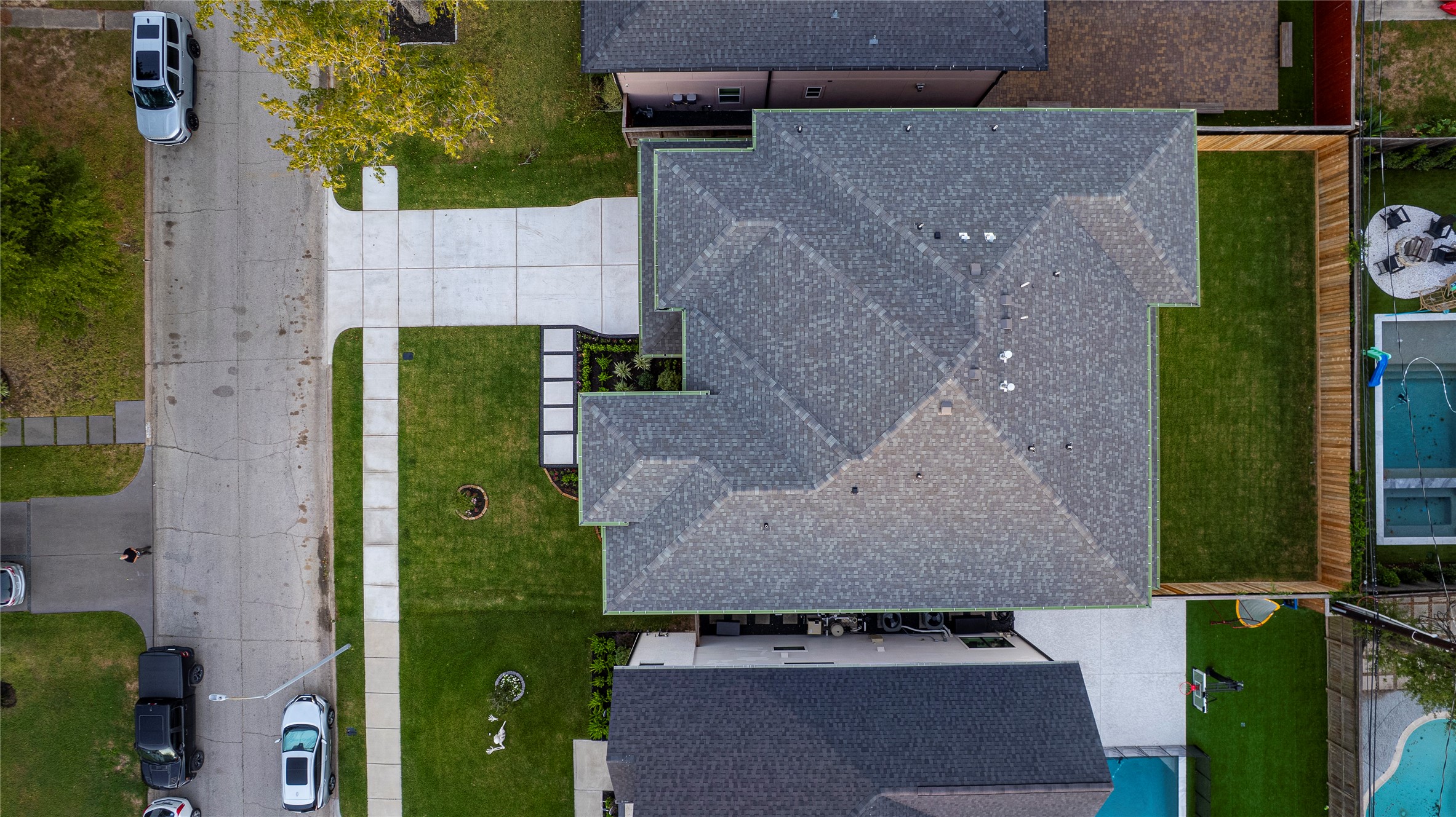 1407 Martin Street Houston, TX 77018 - Photo 34 of 34 an aerial view of a house with a yard