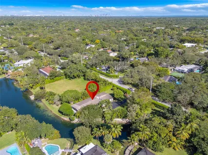 $6,000,000 | 12950 Southwest 67th Avenue, Pinecrest, FL 33156