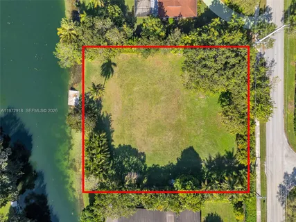 $6,000,000 | 12950 Southwest 67th Avenue, Pinecrest, FL 33156