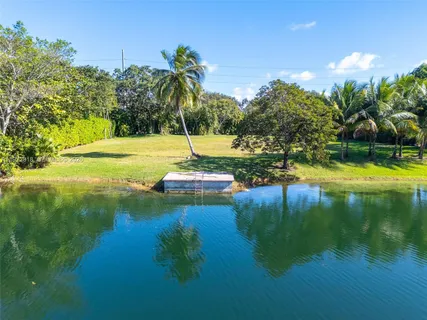 $6,000,000 | 12950 Southwest 67th Avenue, Pinecrest, FL 33156