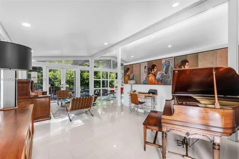 $6,000,000 | 12950 Southwest 67th Avenue, Pinecrest, FL 33156