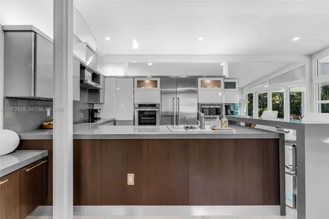 $6,000,000 | 12950 Southwest 67th Avenue, Pinecrest, FL 33156