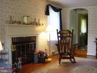 135 Garden Road Oreland, PA 19075 - Photo 2 of 6 Gallery Image 2