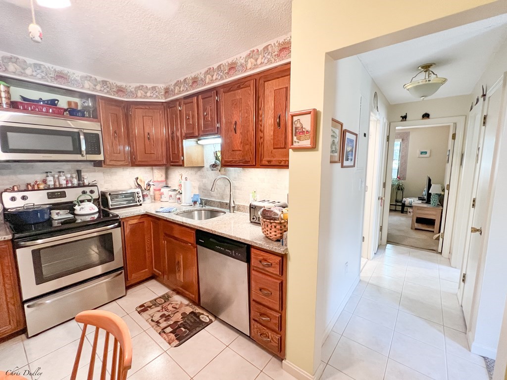 141 Essex Street, Unit B2 Saugus, MA 01906 - Photo 4 of 35