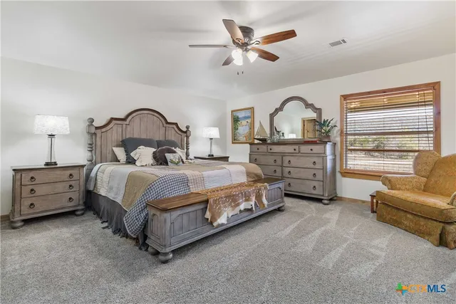 a view of workspace with furniture