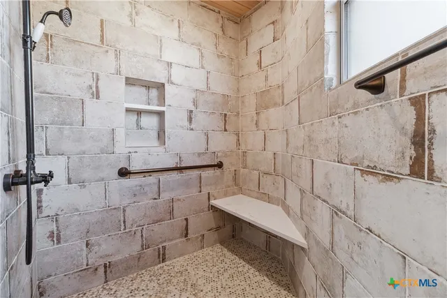 $1,285,000 | 165 Mari B Drive, Center Point, TX 78010