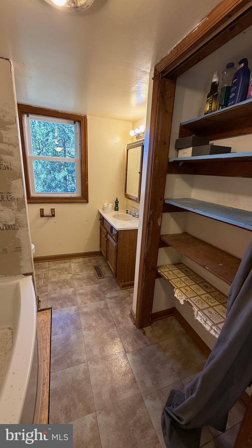 11560 Shaulls Road Felton, PA 17322 - Photo 23 of 54 Gallery Image 23