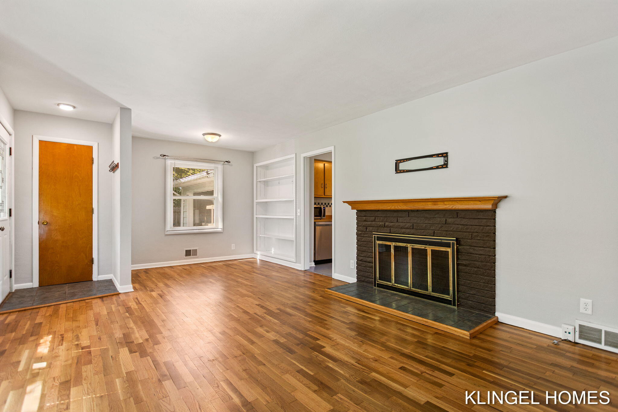 801 Piccadilly Road Kalamazoo, MI 49006 - Photo 3 of 34 9-web-or-mls-801-piccadilly-rd
