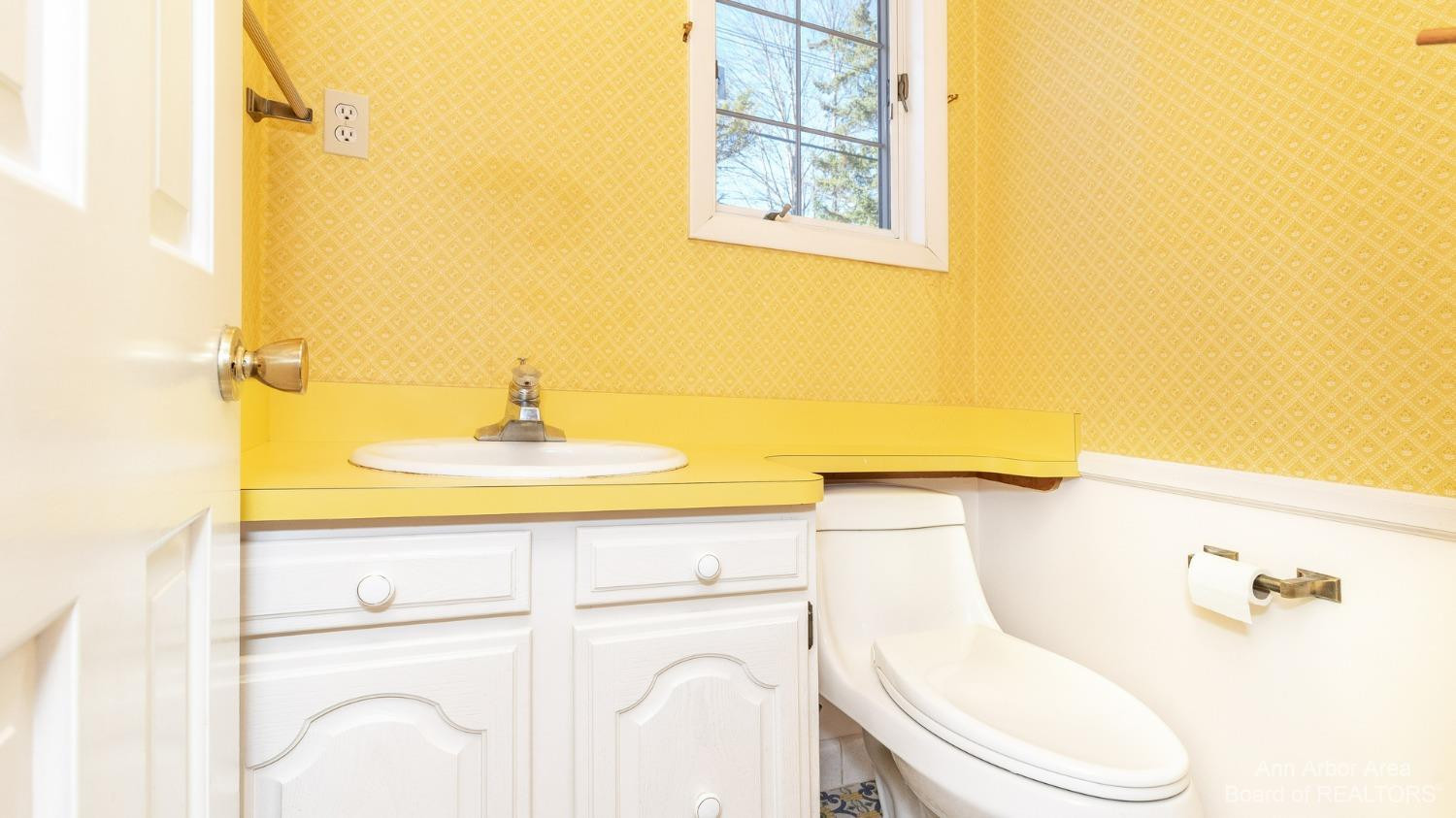 2420 Yorkshire Road Ann Arbor, MI 48104 - Photo 23 of 36 Photo 23