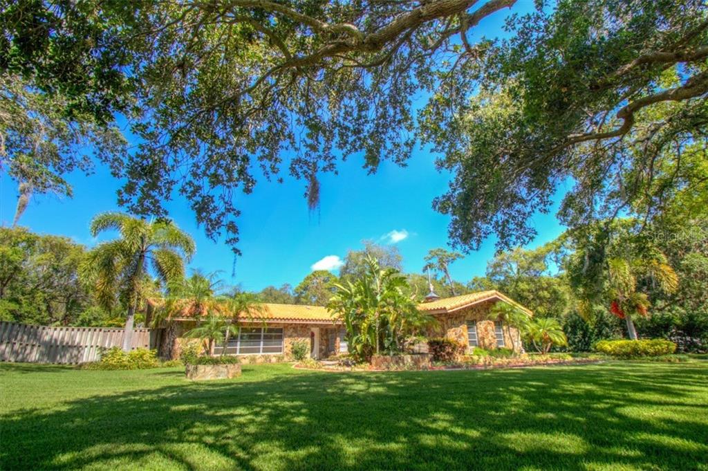 994 Lake Forest Road Clearwater, FL 33765 - Photo 1 of 1 Gallery Image 1