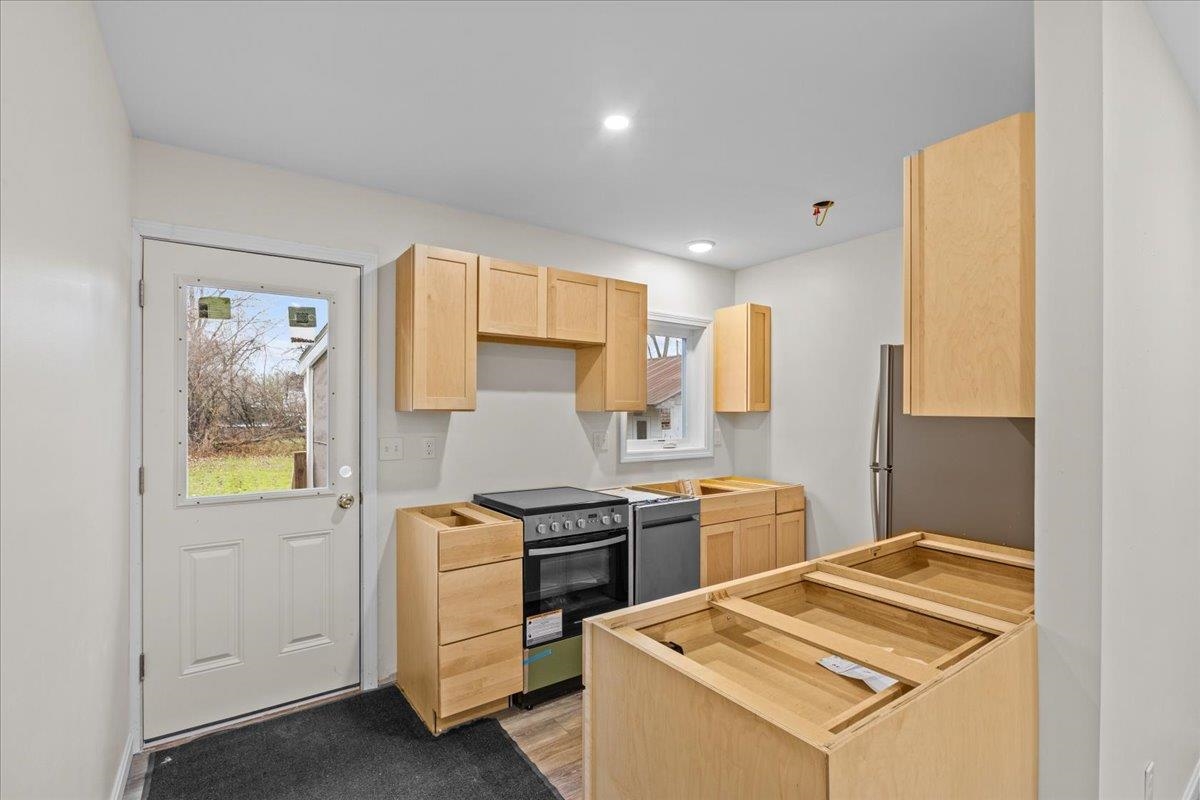 47 Russell Street St. Albans, VT 05478 - Photo 16 of 31