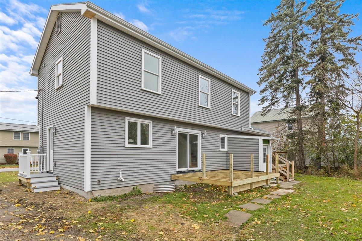 47 Russell Street St. Albans, VT 05478 - Photo 26 of 31