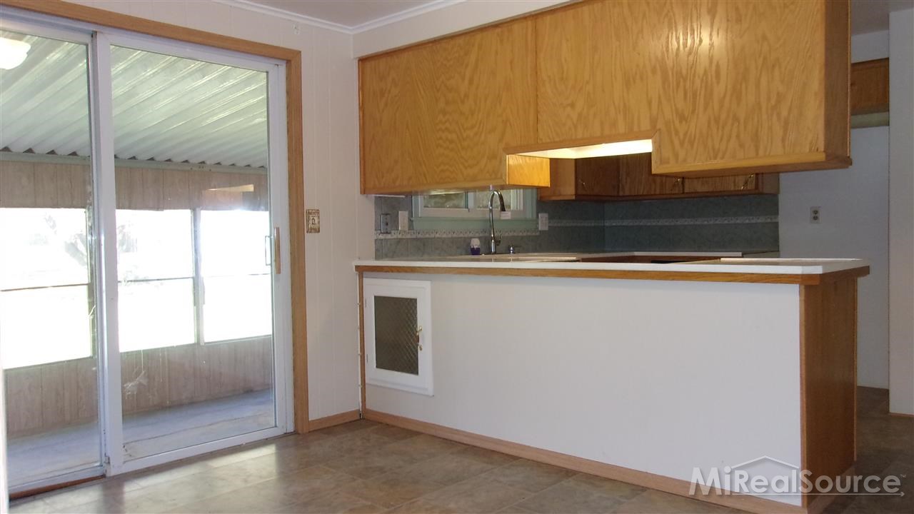 9173 Field Road Algonac, MI 48001 - Photo 19 of 30 31217890-18.JPG