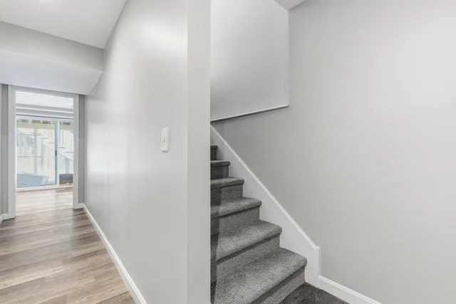 $3,250 | 6 Mulberry Lane, Amherst, NH 03031