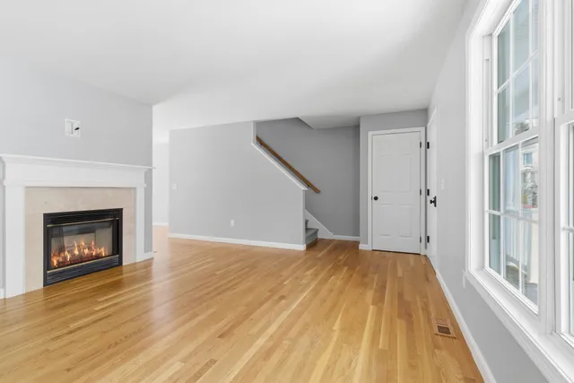 $3,250 | 6 Mulberry Lane, Amherst, NH 03031