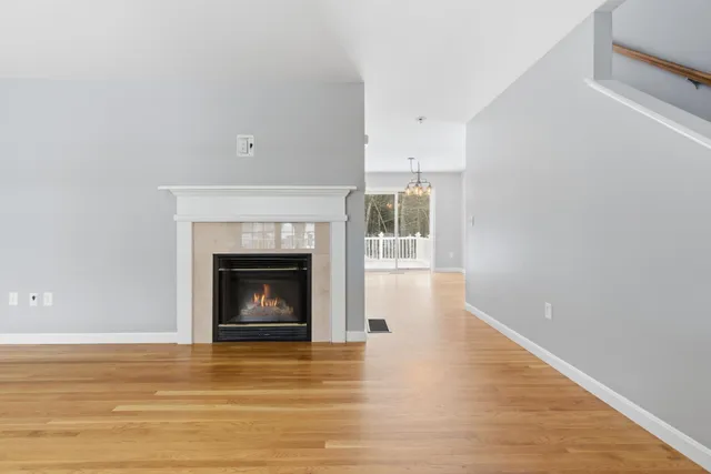 $3,250 | 6 Mulberry Lane, Amherst, NH 03031