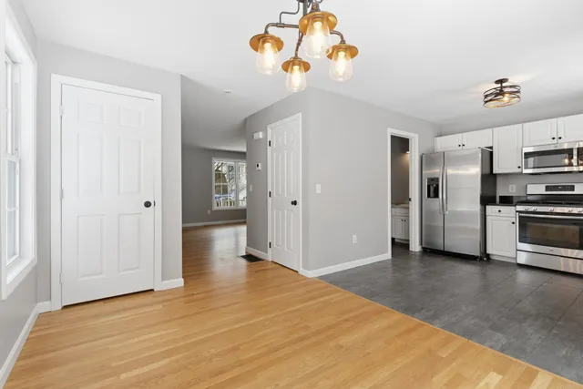 $3,250 | 6 Mulberry Lane, Amherst, NH 03031