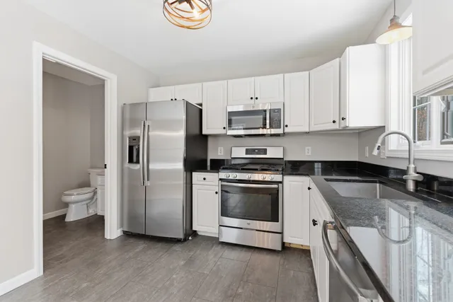 $3,250 | 6 Mulberry Lane, Amherst, NH 03031