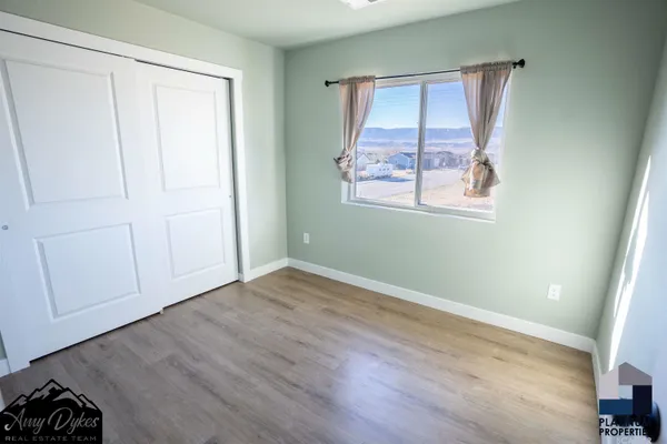 $299,900 | 680 Badger Lane, Mills, WY 82644