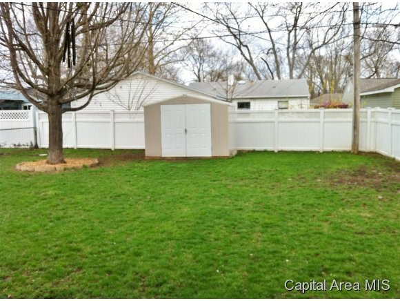 3312 Saxony Road Springfield, IL 62703 - Photo 17 of 24