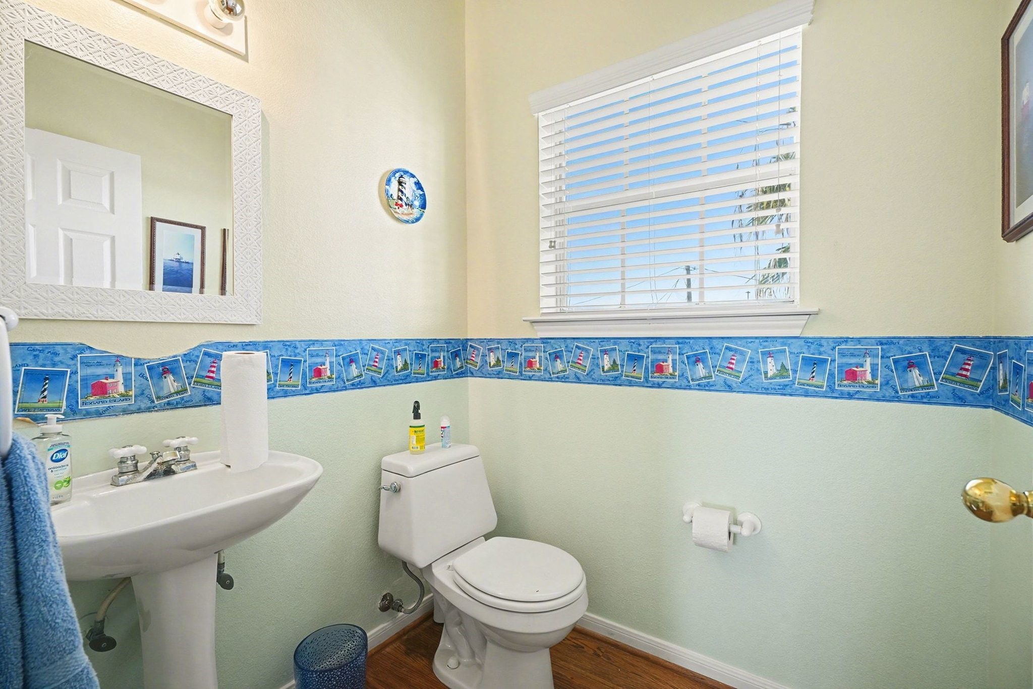 503 Bay Avenue Kemah, TX 77565 - Photo 28 of 47 a bathroom with a sink a toilet and a bathtub