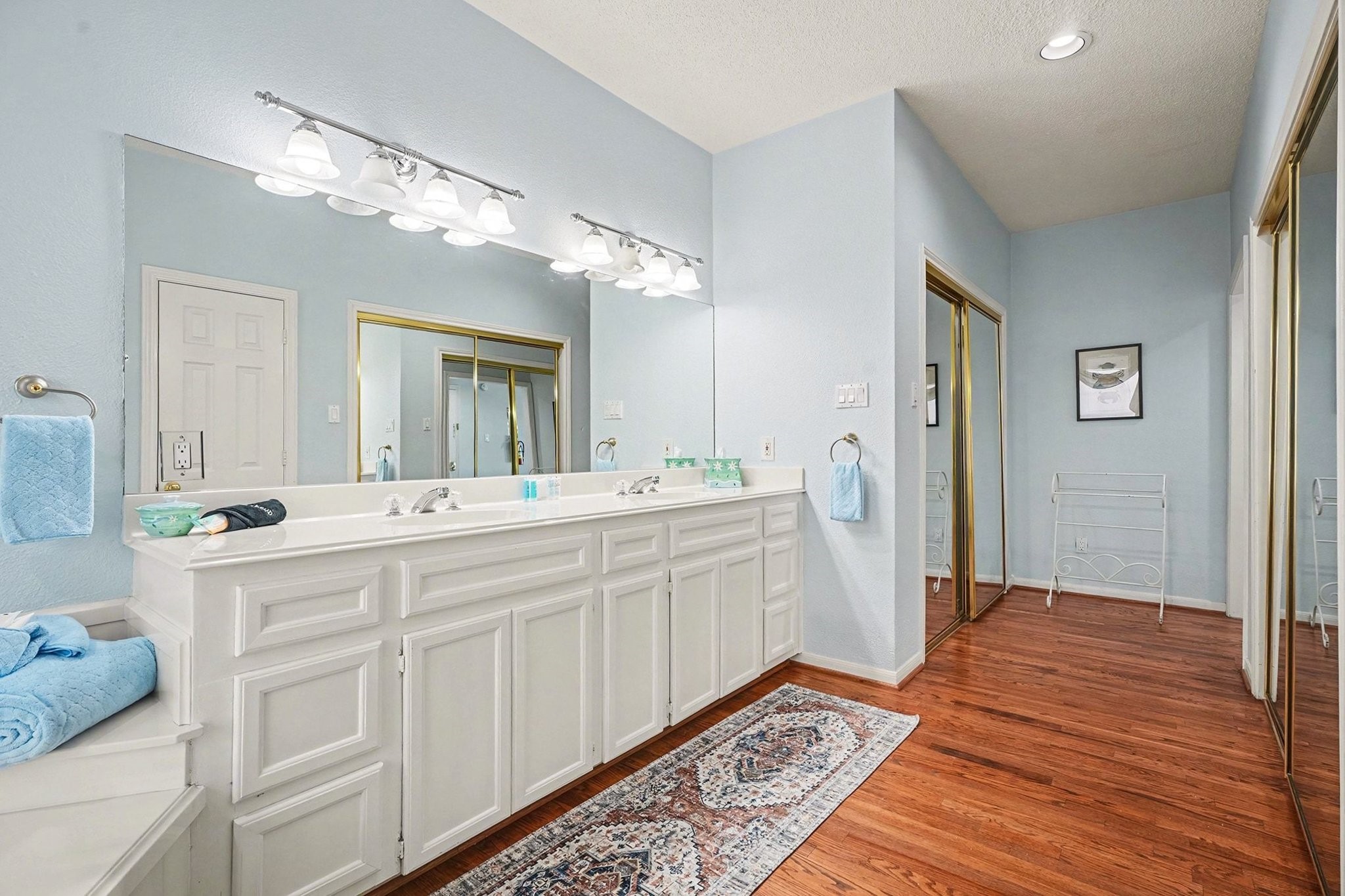 503 Bay Avenue Kemah, TX 77565 - Photo 35 of 47 a spacious bathroom with a double vanity sink and a mirror