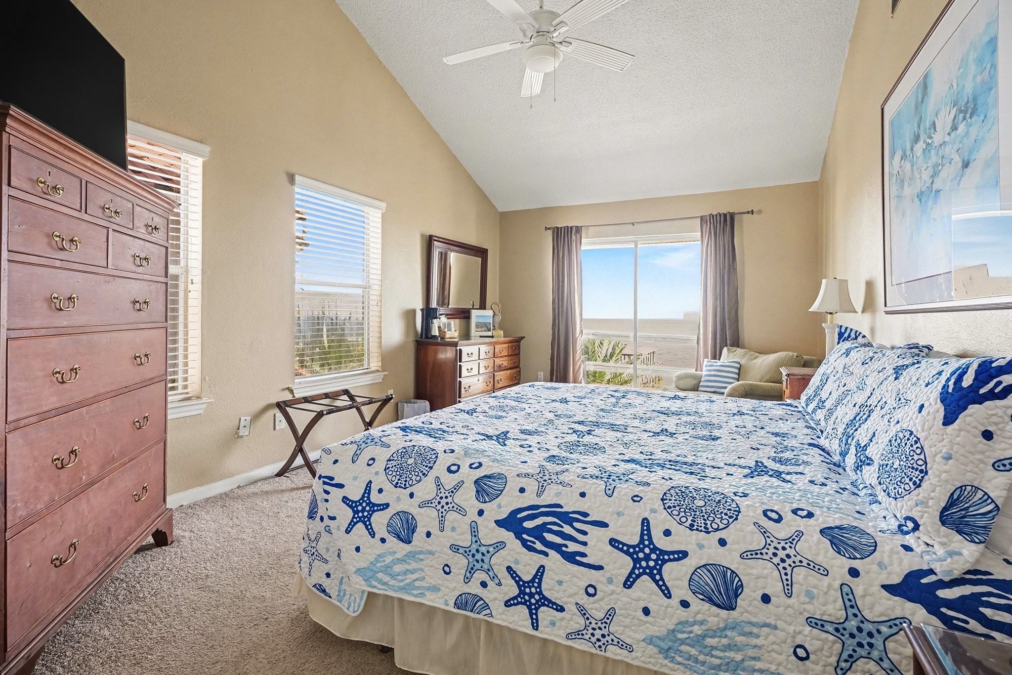 503 Bay Avenue Kemah, TX 77565 - Photo 38 of 47 a bedroom with a large bed and a window