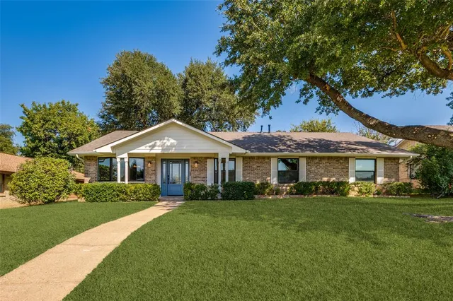 $644,900 | 3161 Lockmoor Lane, Dallas, TX 75220