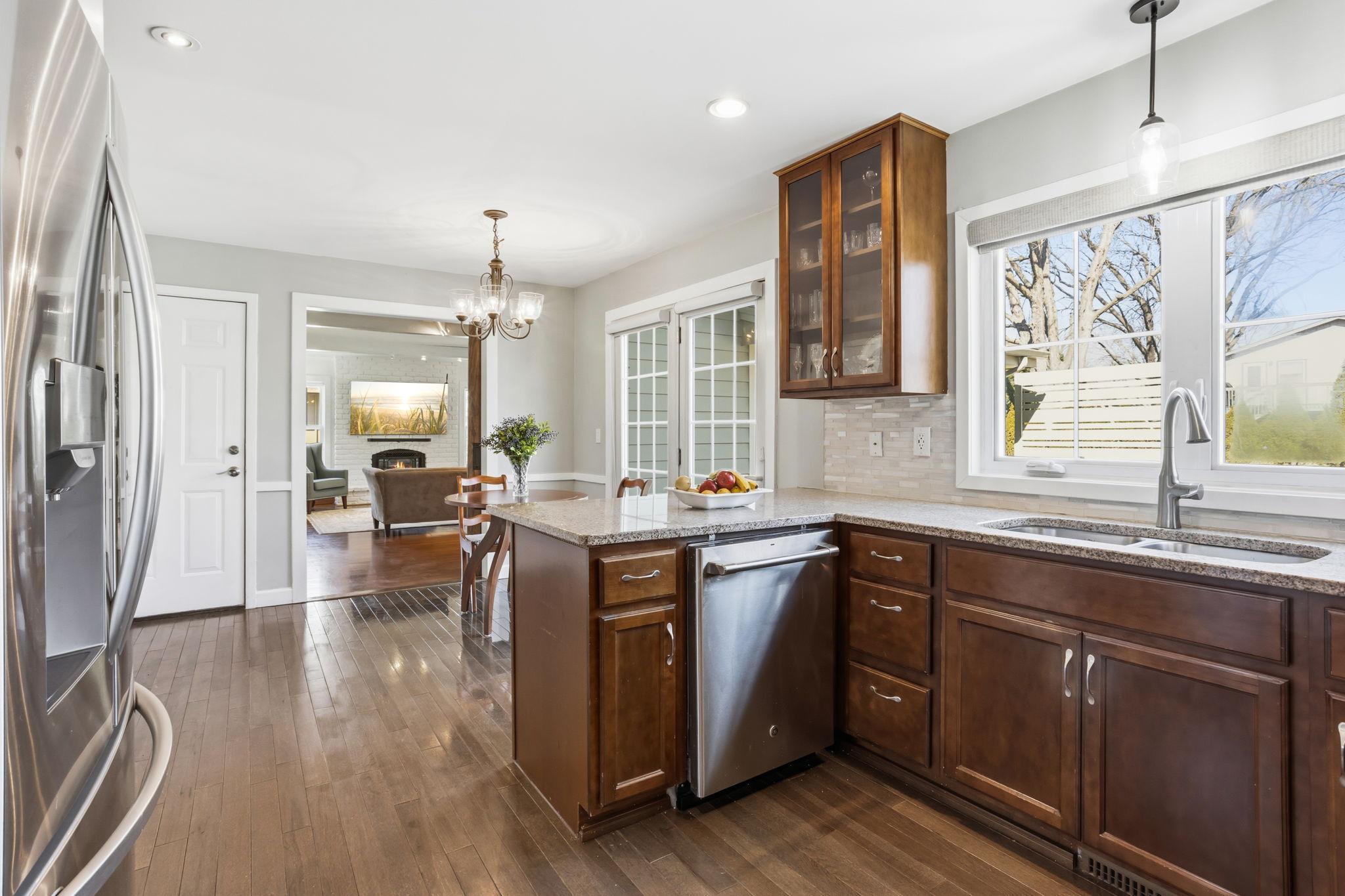 9736 Oxborough Road Bloomington, MN 55437 - Photo 13 of 52