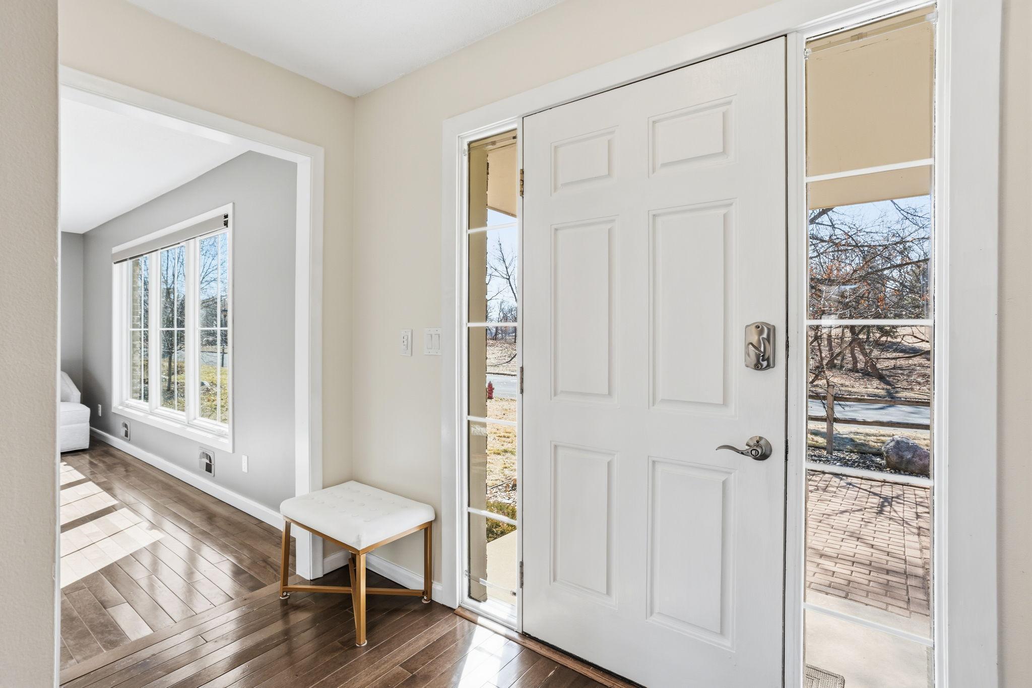 9736 Oxborough Road Bloomington, MN 55437 - Photo 7 of 52