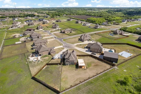$950,000 | 103 Walnut Drive, Van Alstyne, TX 75495