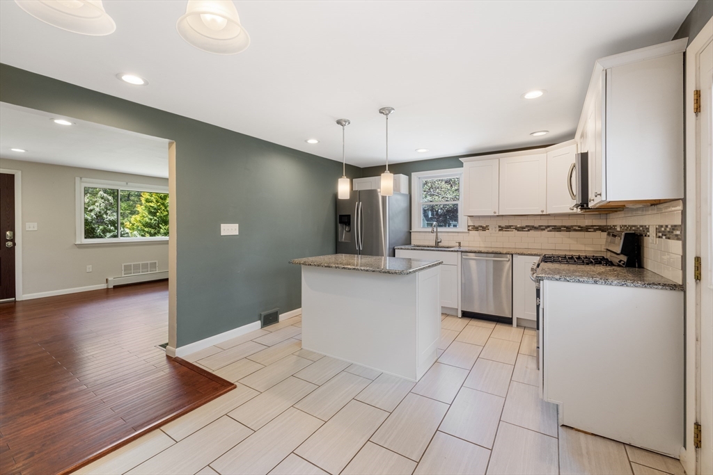 23 Polley Road Westford, MA 01886 - Photo 6 of 21 Gallery Image 6