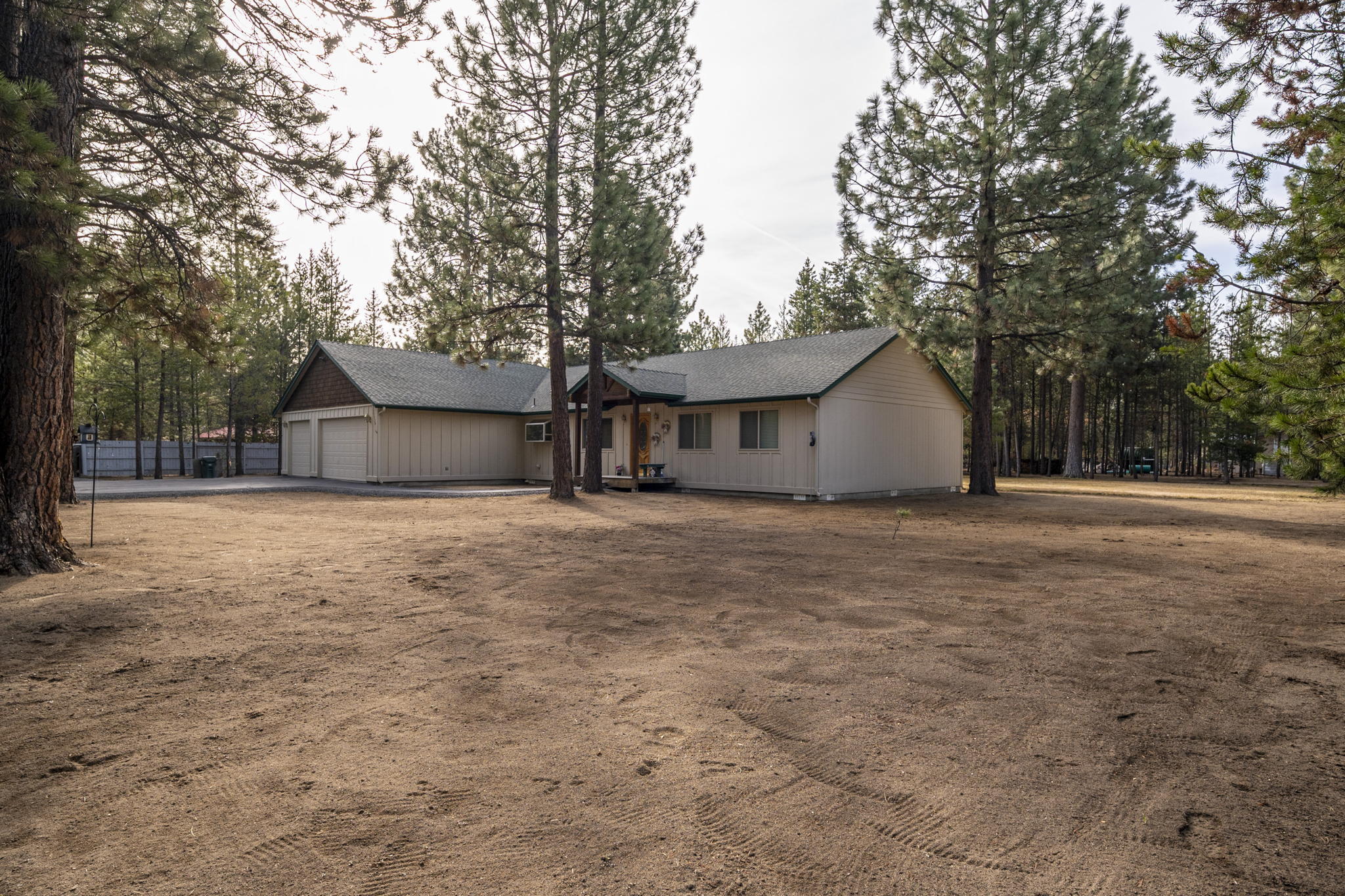 15939 Old Mill Road La Pine, OR 97739 - Photo 5 of 53 FSide/Frontront Property