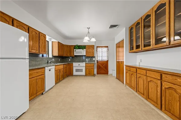 $699,000 | 1665 Whipple Avenue, Logandale, NV 89021