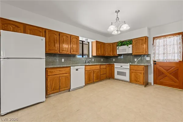 $699,000 | 1665 Whipple Avenue, Logandale, NV 89021