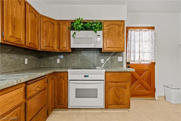 $699,000 | 1665 Whipple Avenue, Logandale, NV 89021