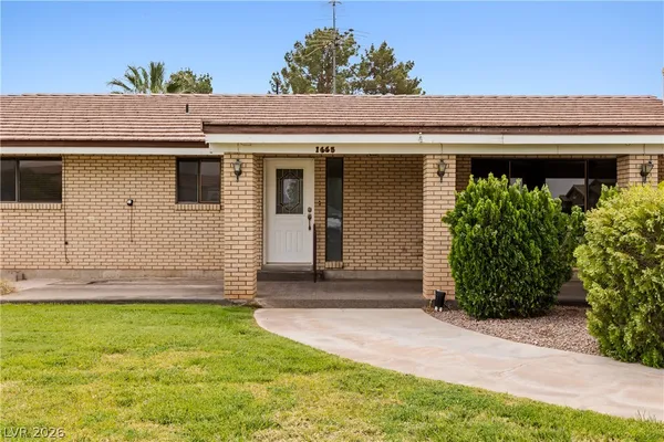 $699,000 | 1665 Whipple Avenue, Logandale, NV 89021