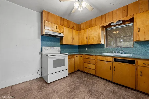 $699,000 | 1665 Whipple Avenue, Logandale, NV 89021
