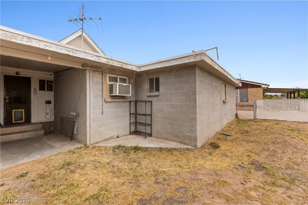 $699,000 | 1665 Whipple Avenue, Logandale, NV 89021