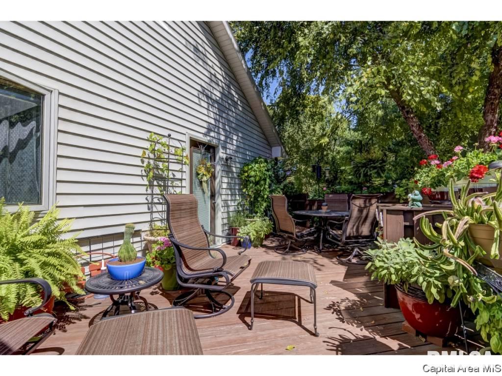 110 Country Place Springfield, IL 62703 - Photo 2 of 36