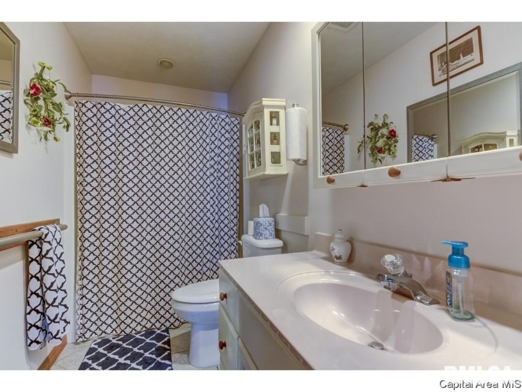 110 Country Place Springfield, IL 62703 - Photo 20 of 36