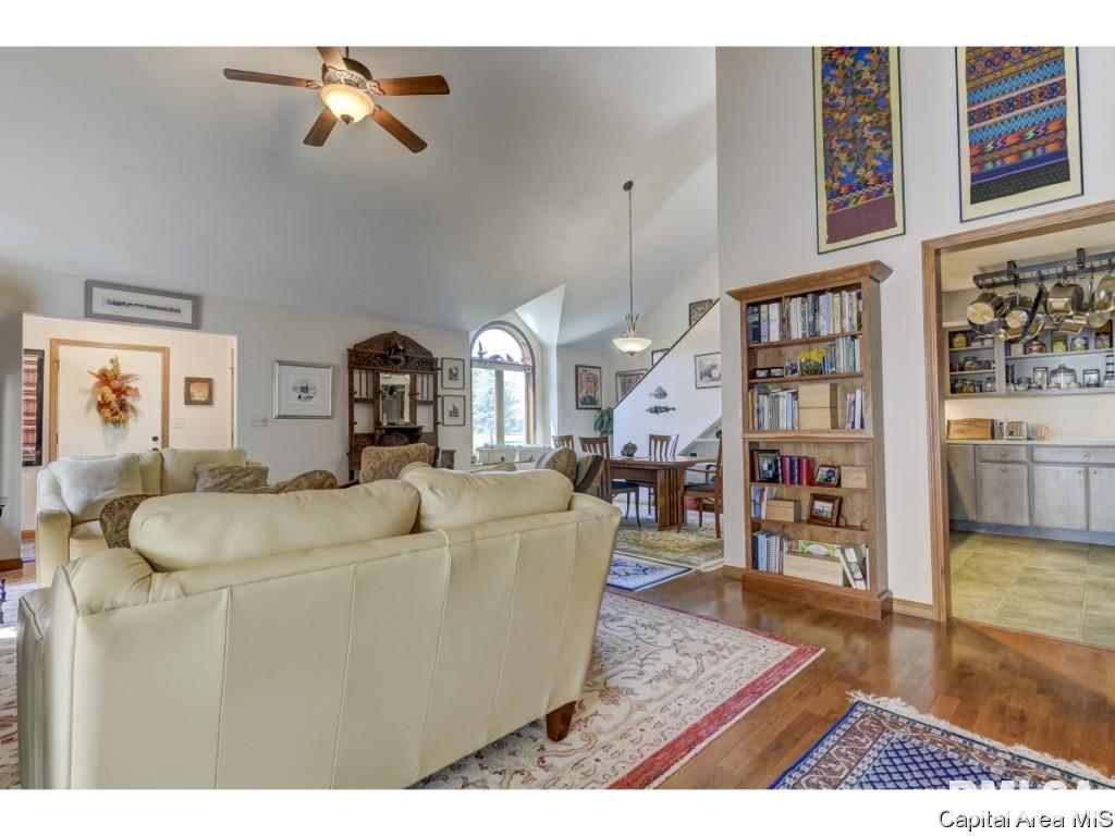 110 Country Place Springfield, IL 62703 - Photo 24 of 36