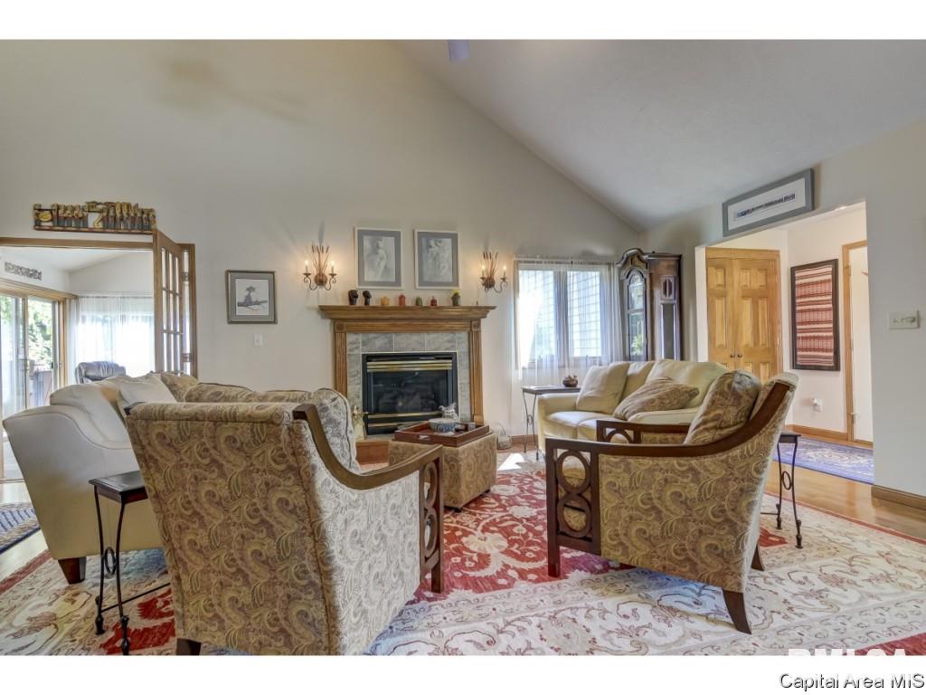 110 Country Place Springfield, IL 62703 - Photo 9 of 36