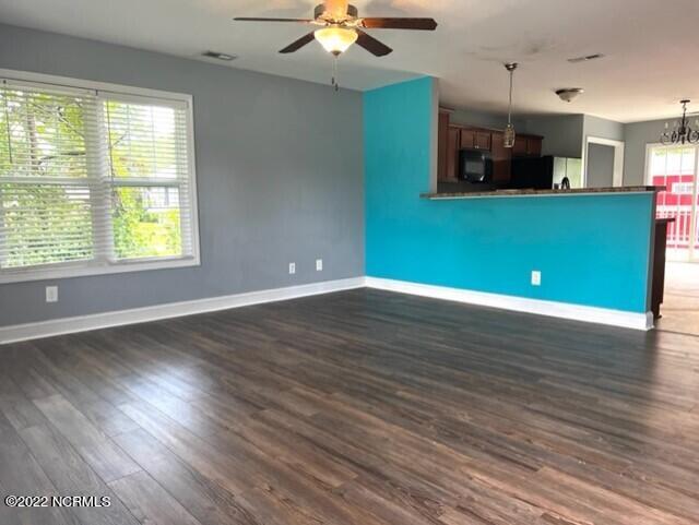 137 Brown Road Jacksonville, NC 28540 - Photo 4 of 19 Livingroom