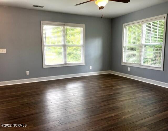 137 Brown Road Jacksonville, NC 28540 - Photo 5 of 19 Livingroom